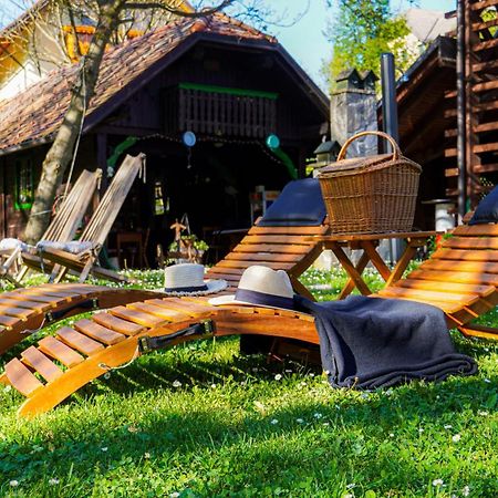 Resort Pod Orehi - Bled - Apartma & Glamping & Savna Exterior foto
