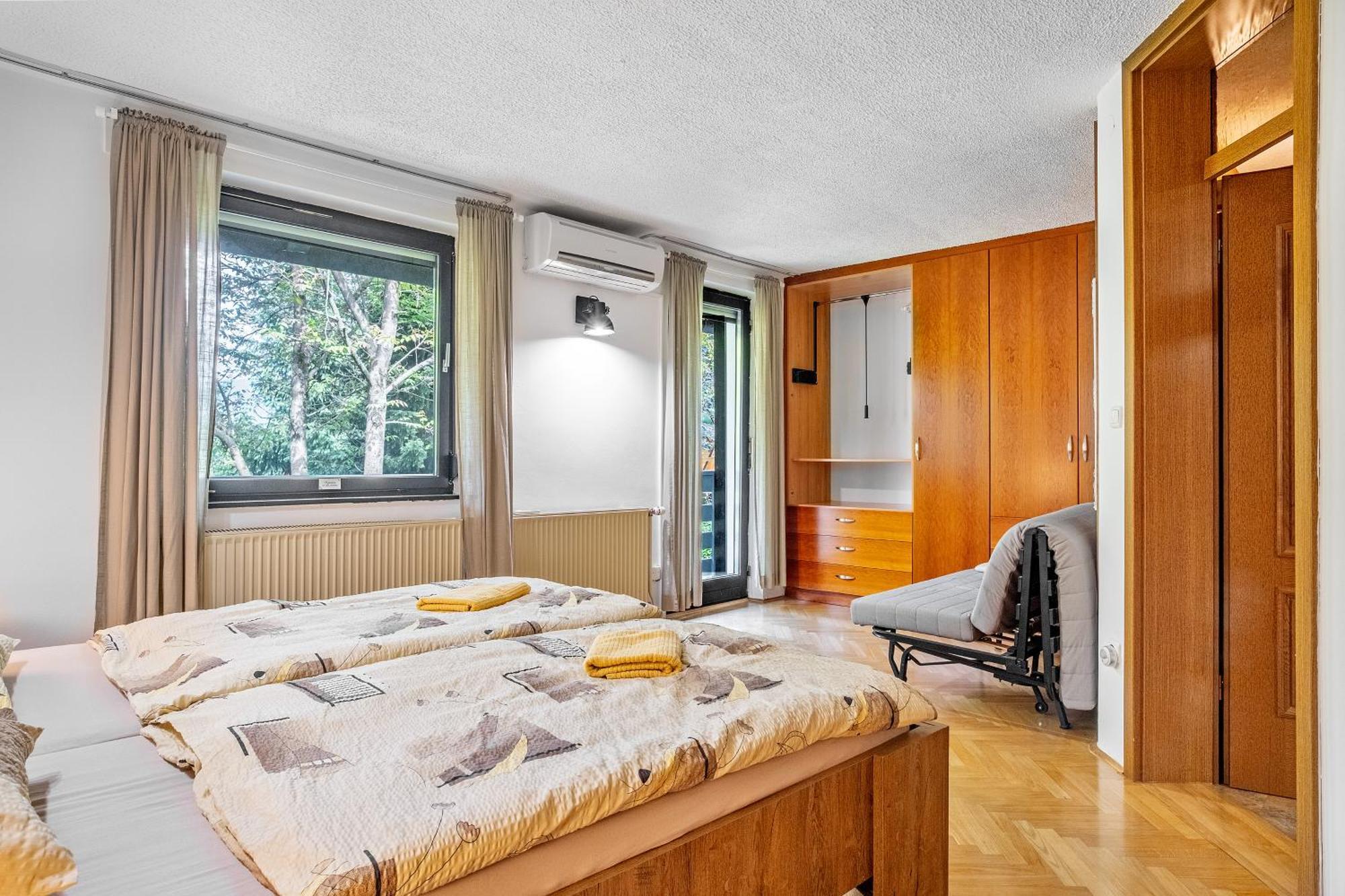 Resort Pod Orehi - Bled - Apartma & Glamping & Savna Habitación foto